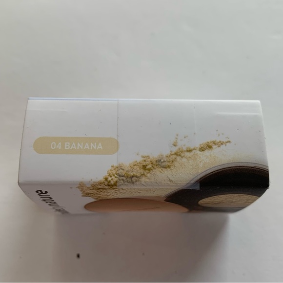 Nude By Nature travel size translucent Loose Finishing Powder 04 Banana 1.5g - Picture 2 of 8